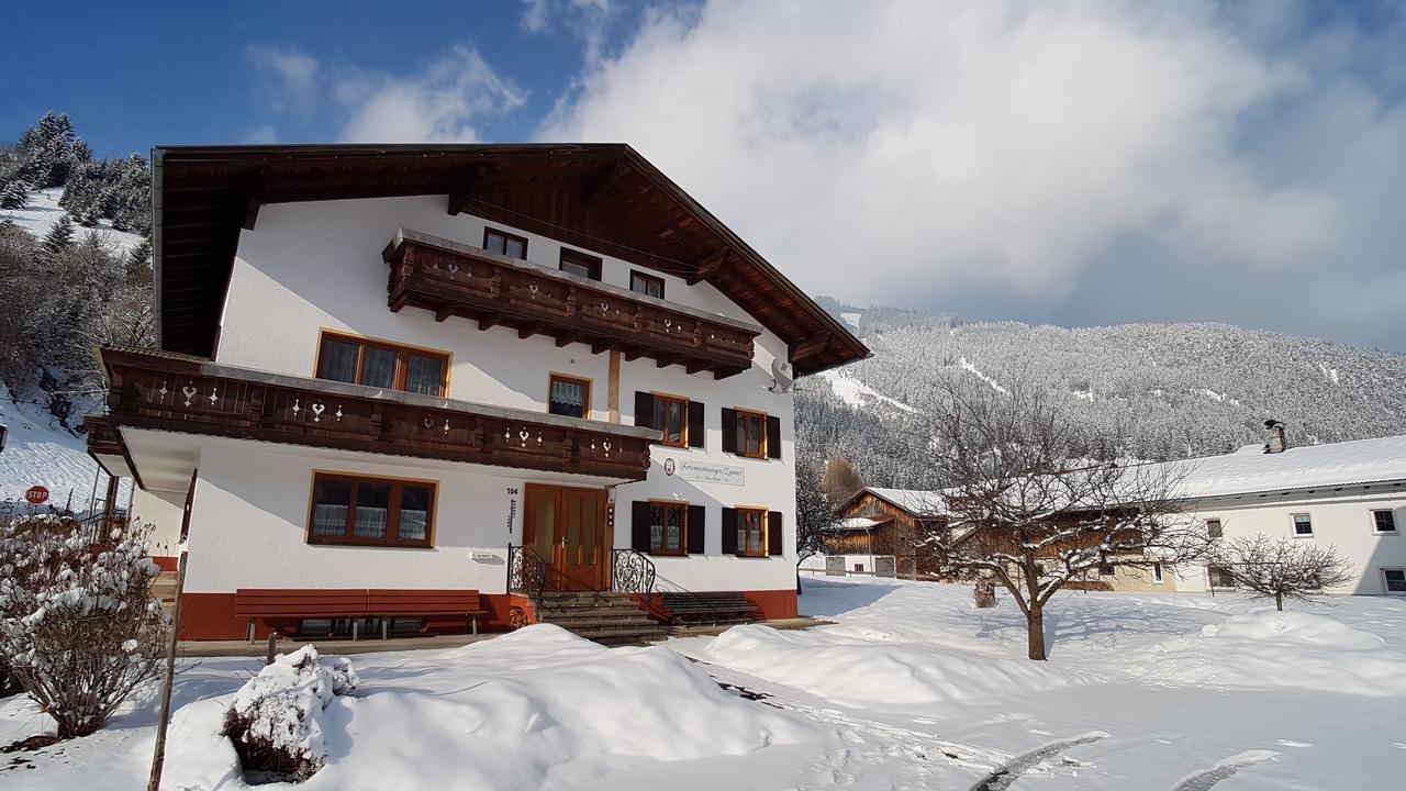Haus Christof Apartment Holzgau Exterior photo